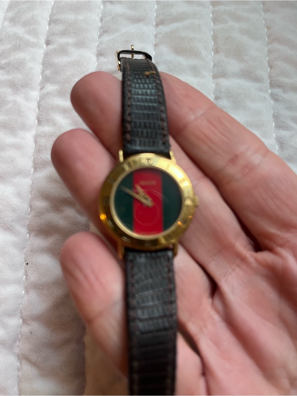 Vintage 80’s Gucci Gold-Tone Watch with Red and Green Stripe Dial - Picture 5 of 6